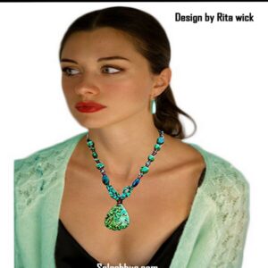Charm and elegant green tone, stunning necklace